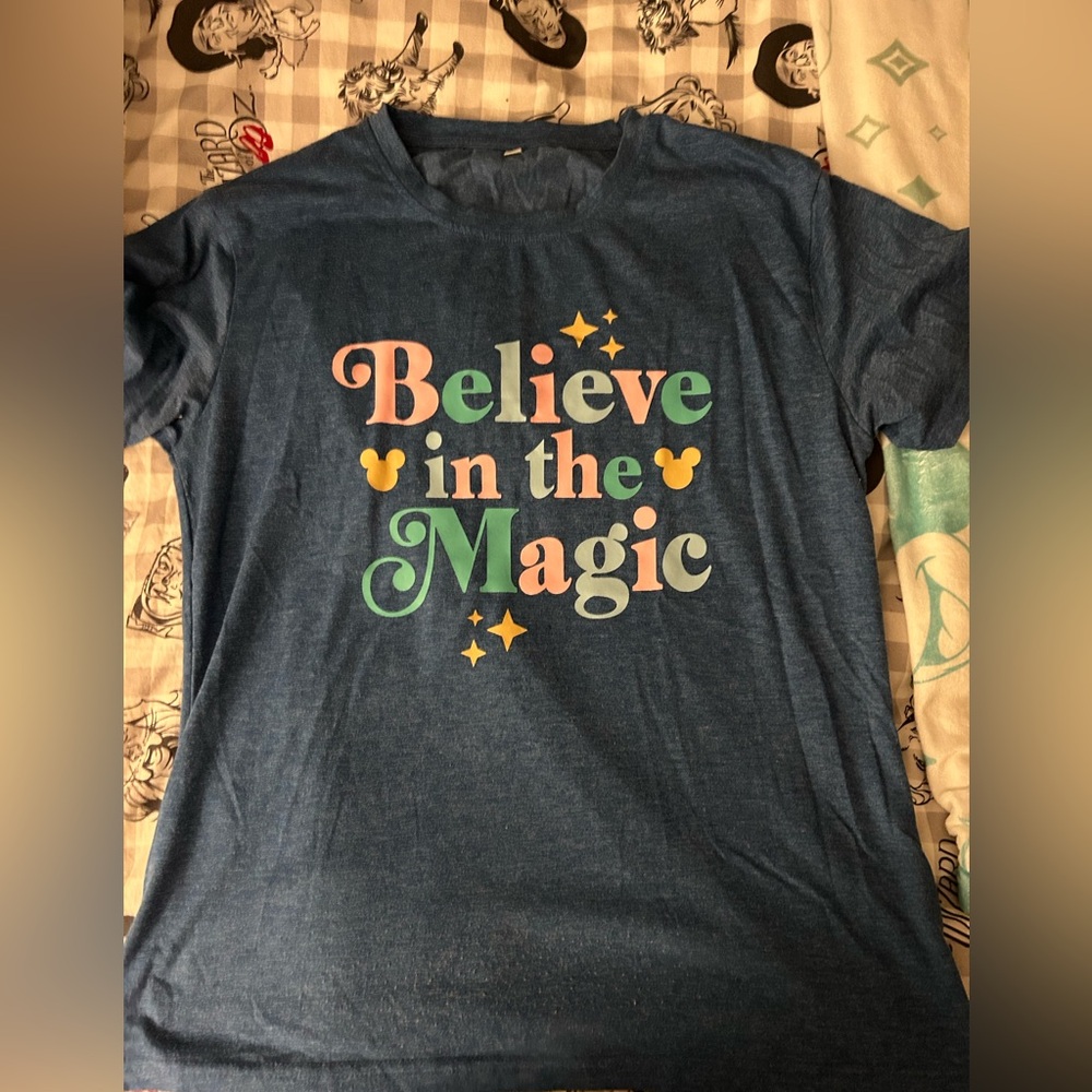 Disney believe in the magic T-shirt M EUC